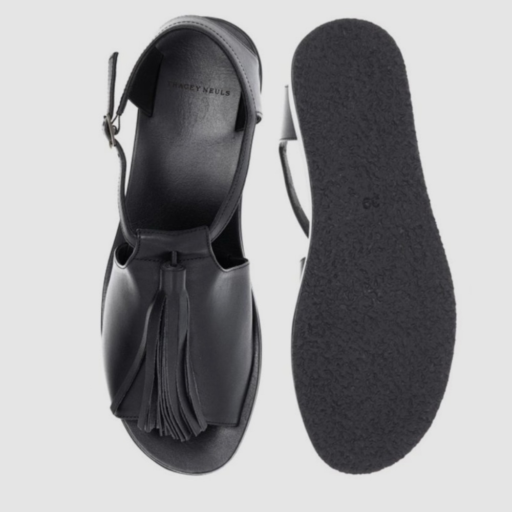 Tracey Neuls Black Leather “Aloha”  Sandals/Shoes